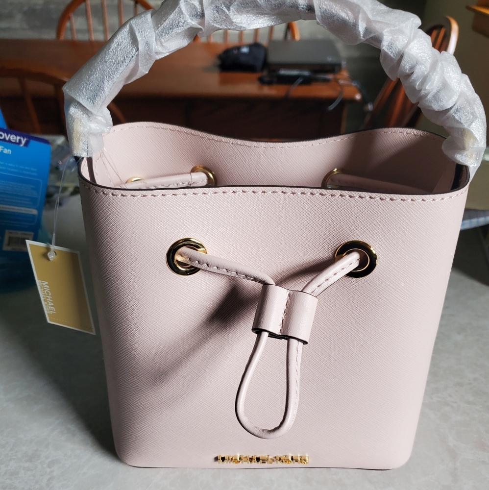 Michael Kors bucket crossbody bag